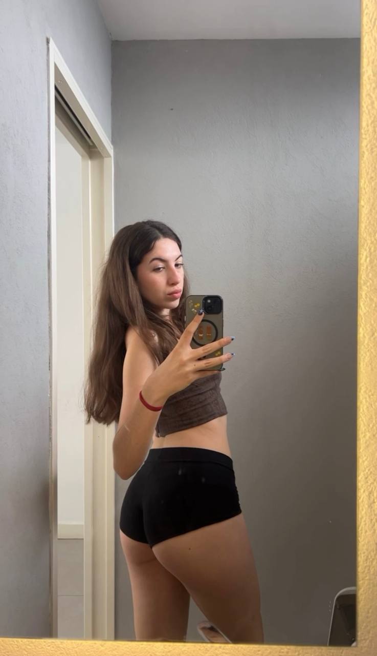 Amber in her underwear in Lahore