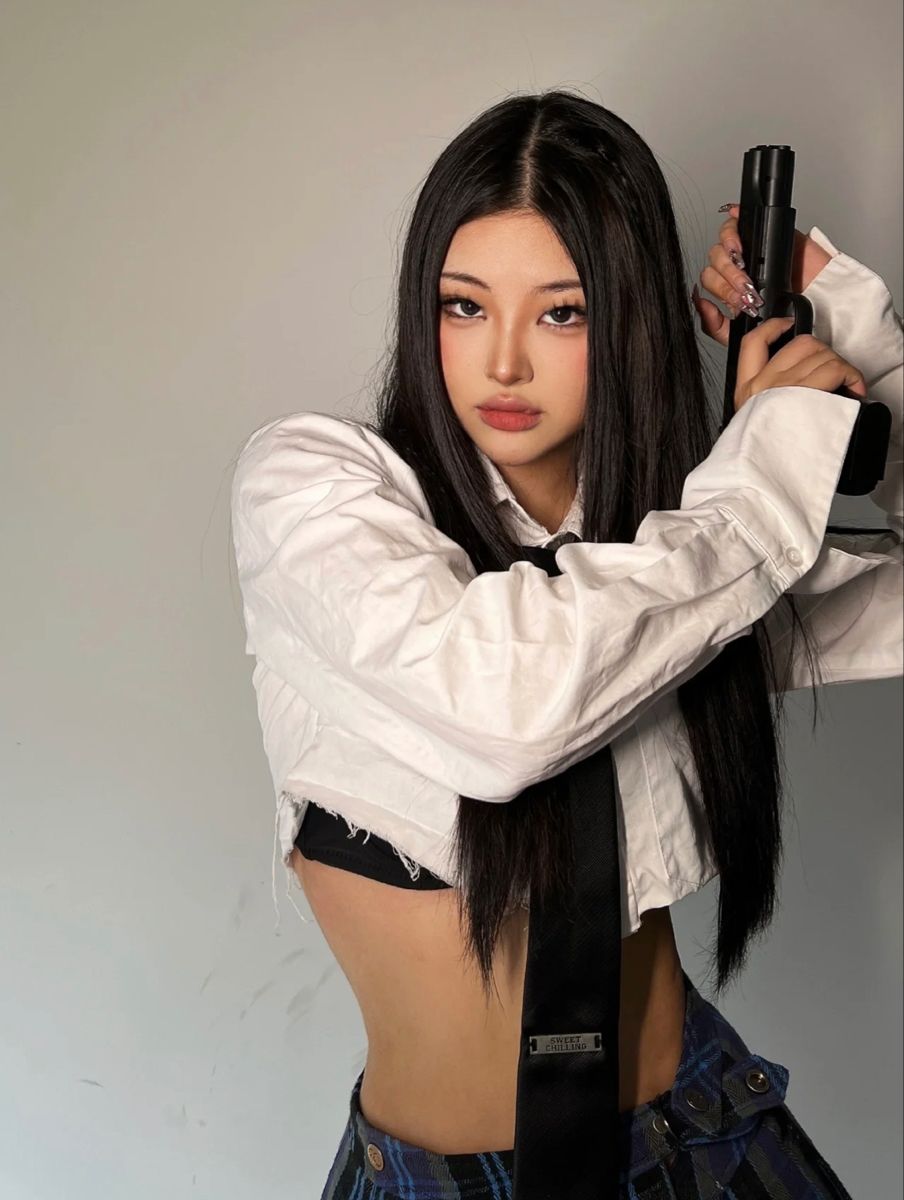 A cozy shot with Sassy girls — straight from Lahore