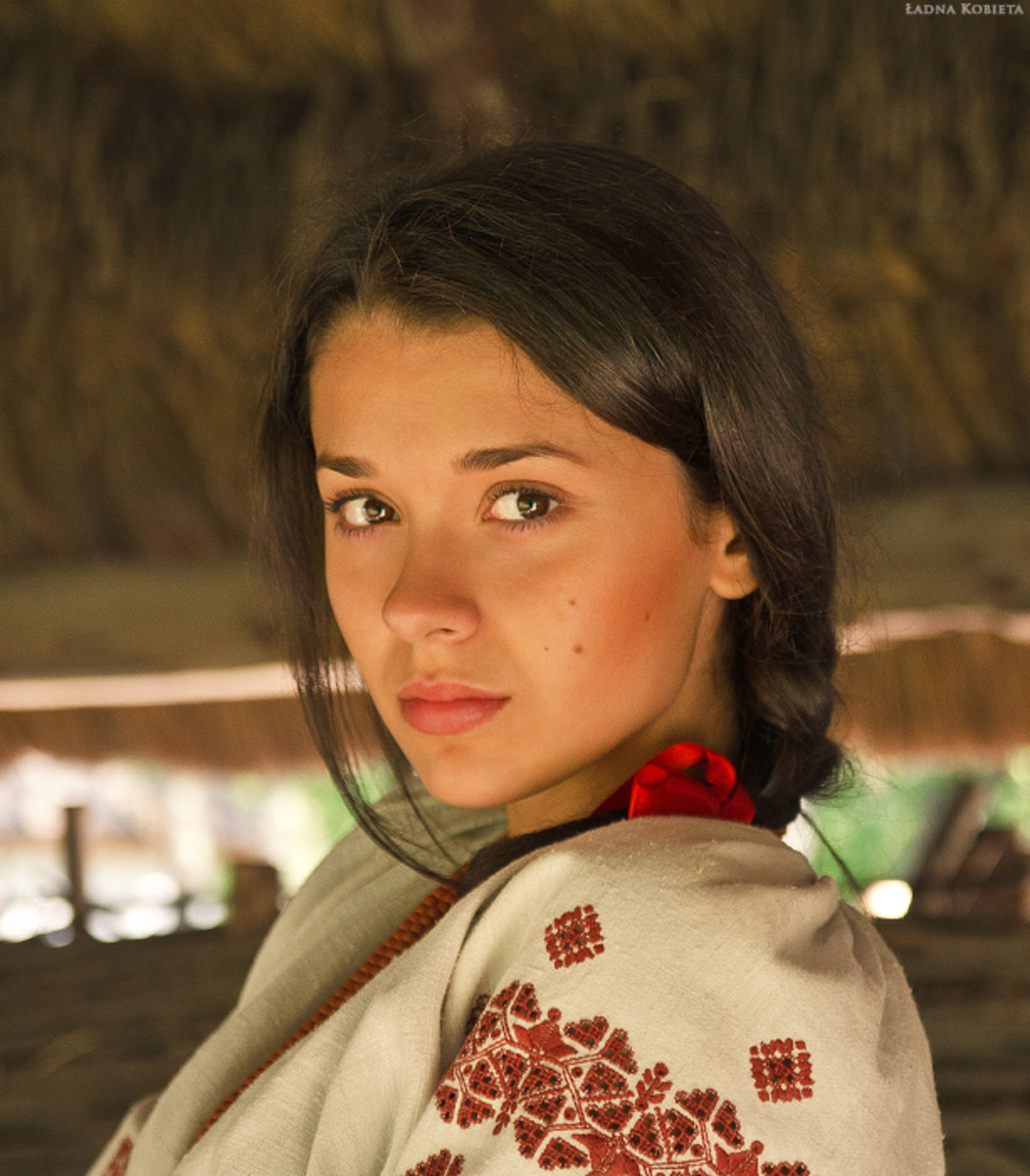 Girls in Slavic costumes in Lahore